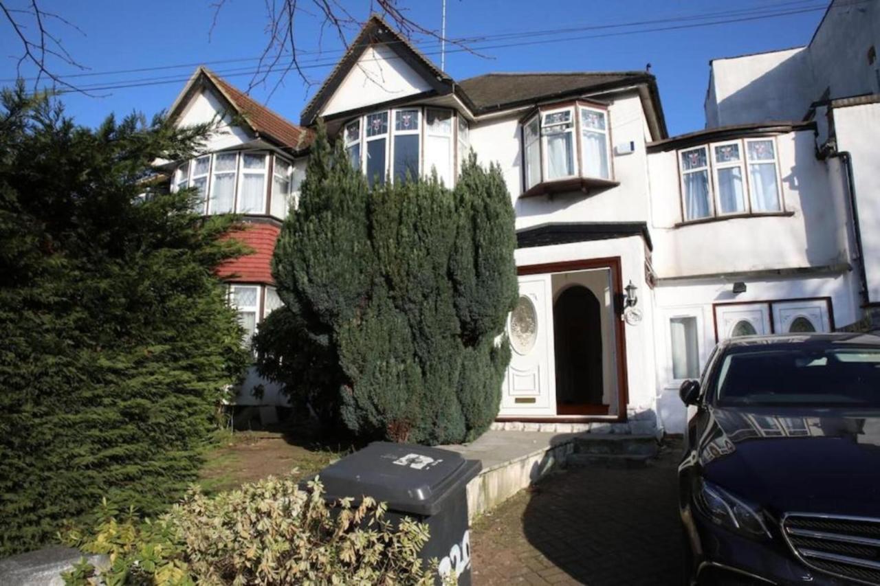 Oyo Timi Holiday Homes London Exterior foto