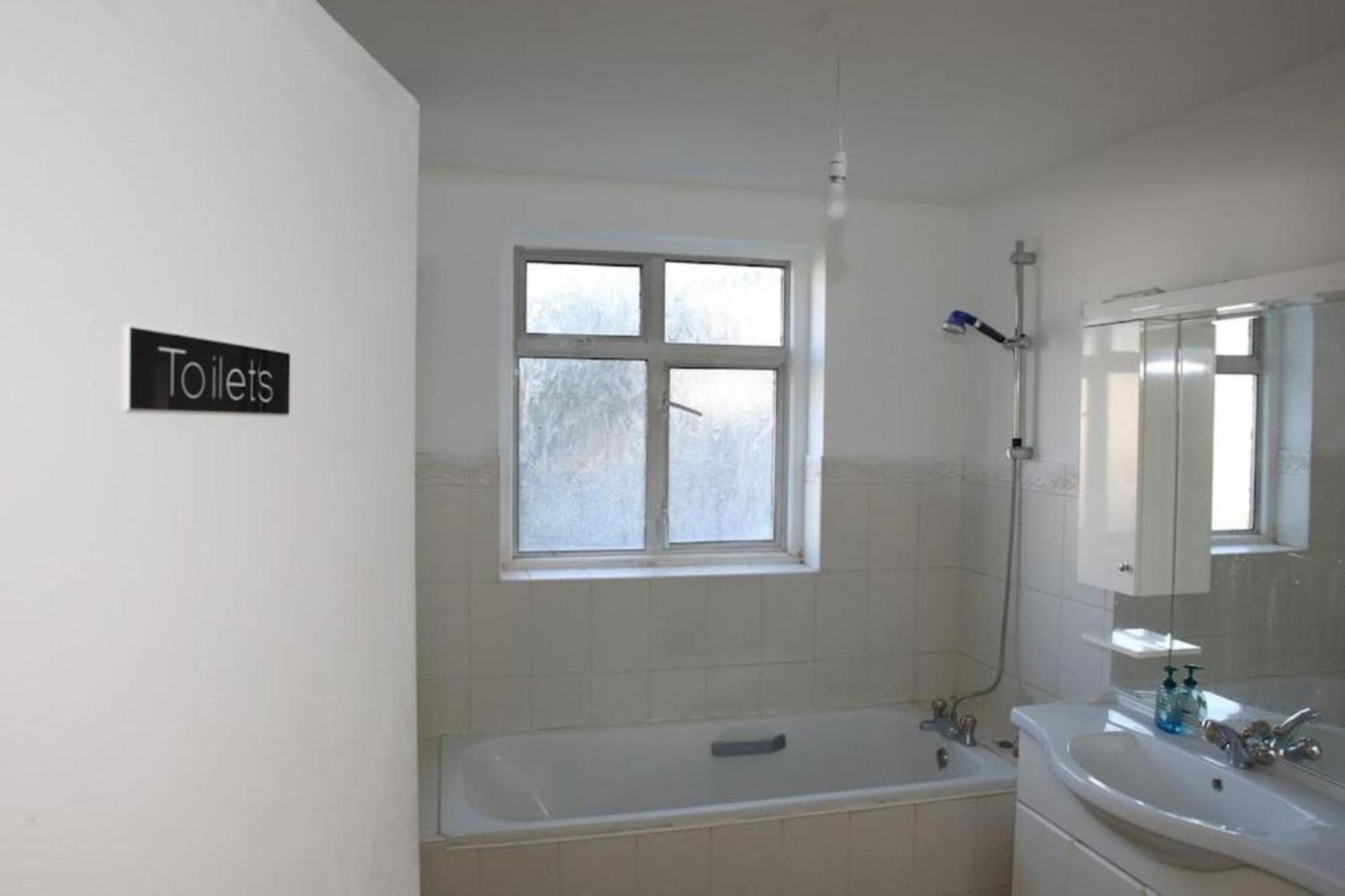 Oyo Timi Holiday Homes London Exterior foto